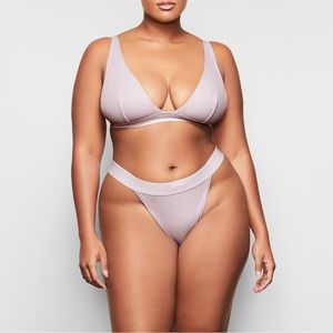 NWT SKIMS cotton rib thong